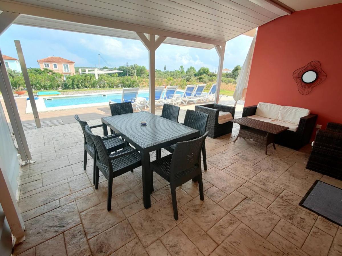 Iridia Resort Villas Foiniki Luaran gambar